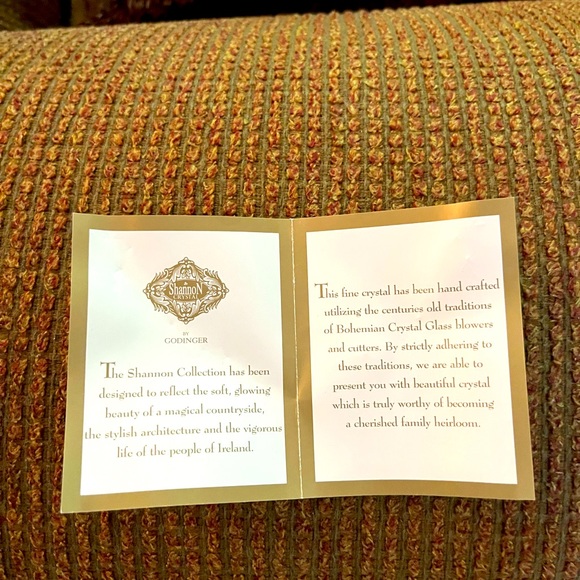 COPY - Footed Cake Plate 25 % Lead Crystal - Picture 6 of 7